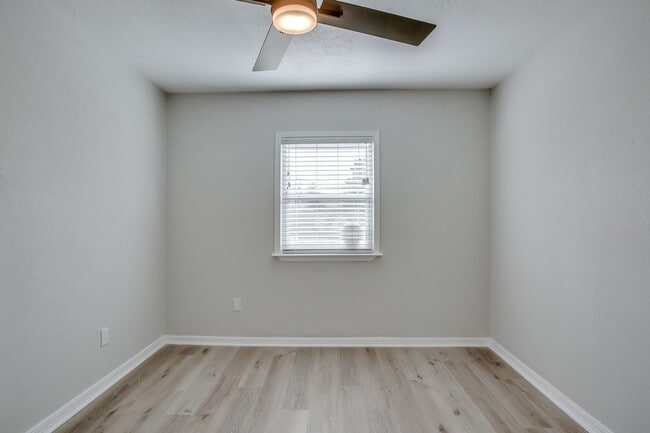 Building Photo - Pre Leasing for Fall 2026! 3/2 in Tech Terrace