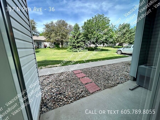 Building Photo - 317 9th Ave