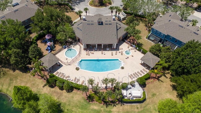 Building Photo - 2390 Caravelle Cir