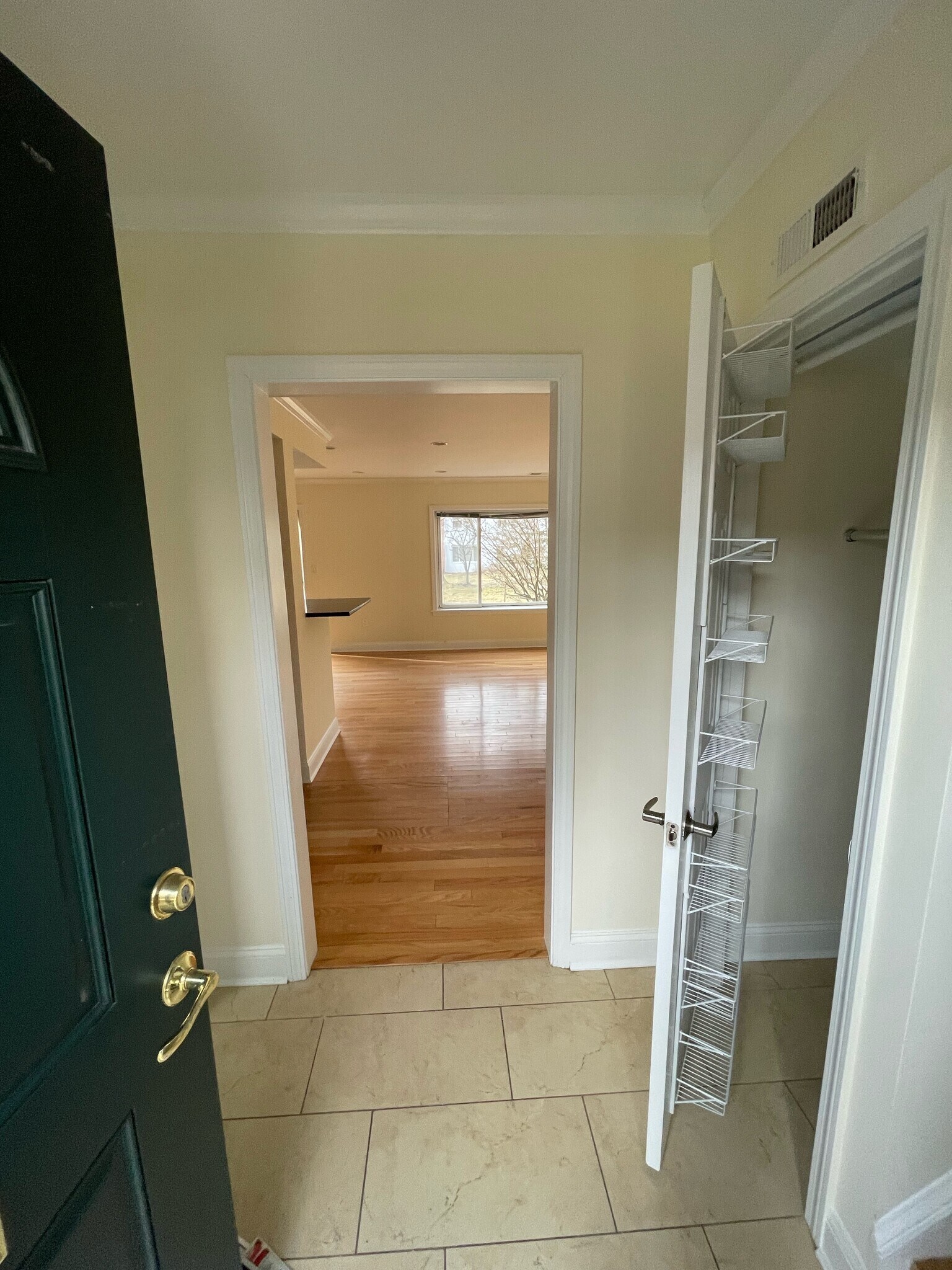 Building Photo - 203 Paine Ct