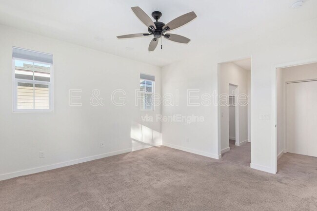 Building Photo - 3218 W Glendale Ave