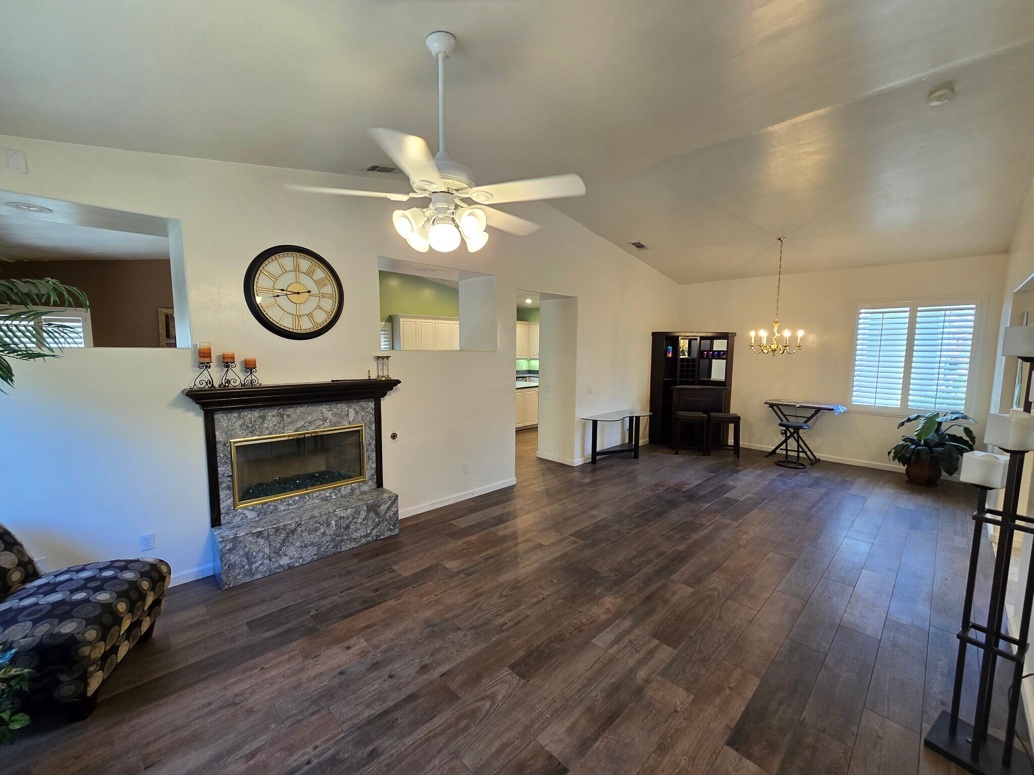 Family Room - 832 Legacy Dr