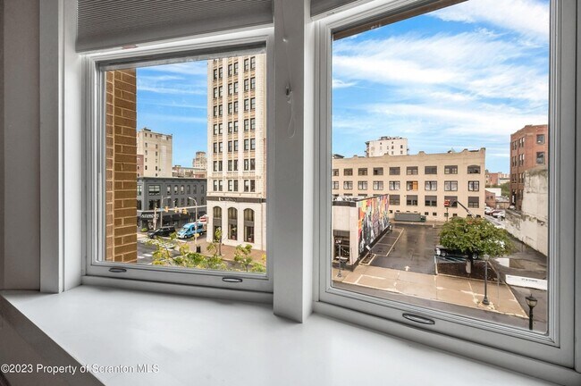 Building Photo - 509 Bogart Pl