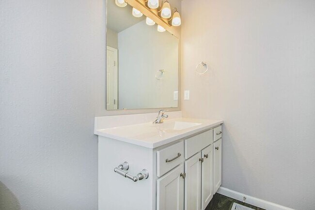 Building Photo - 1638 Garfield