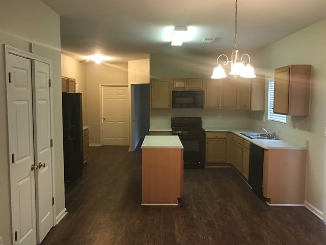 Building Photo - 7954 Village Pass