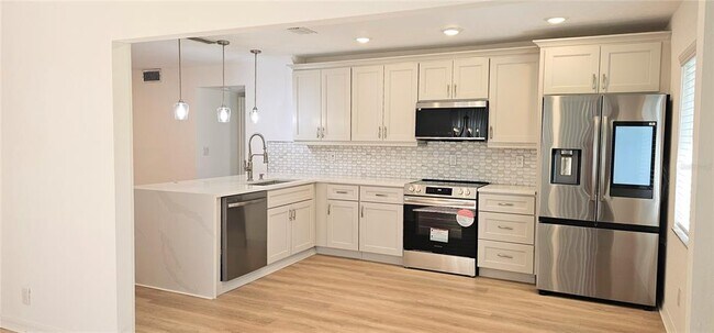 Building Photo - 5220 Landings Blvd