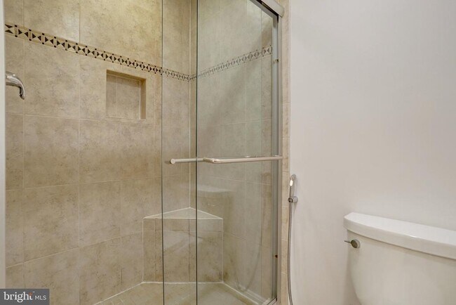 Building Photo - 7416 Spring Tree Dr