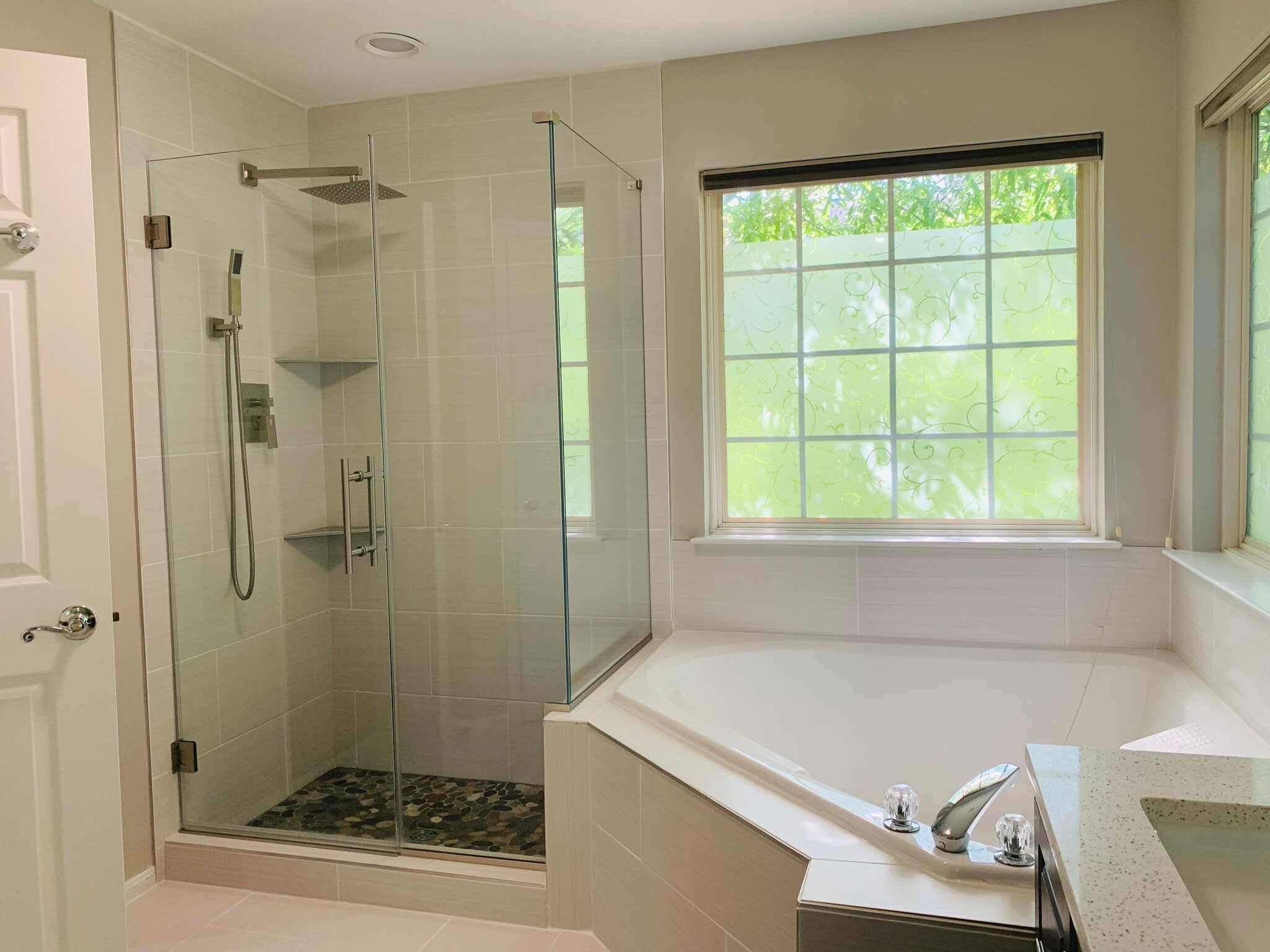 13.MasterBathroom2 - 8841 Royal Doulton Ln