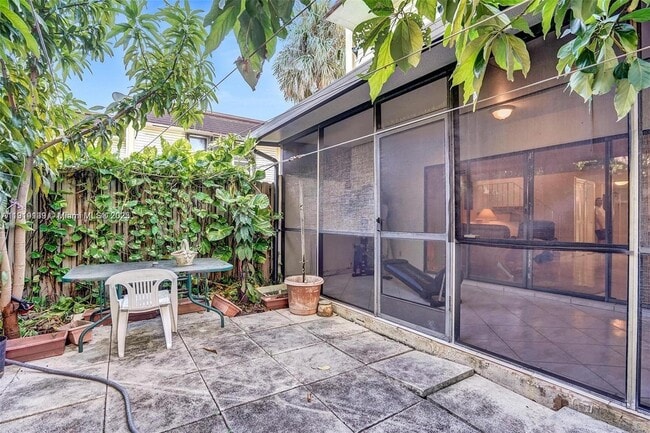 Building Photo - 2701 N 34th Ave