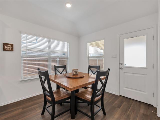 Building Photo - 2913 Meadowlands Dr