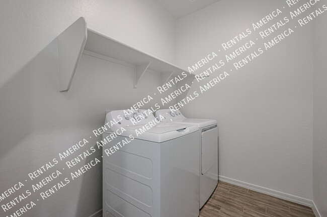 Building Photo - 4841 S Carver-