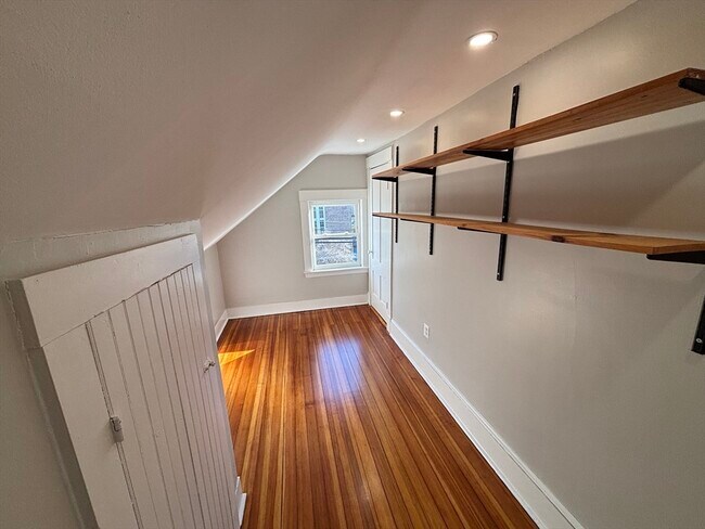 Building Photo - 240 Nahatan St