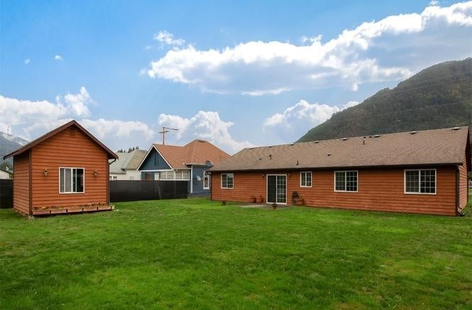 Building Photo - 761 Sauk Ave