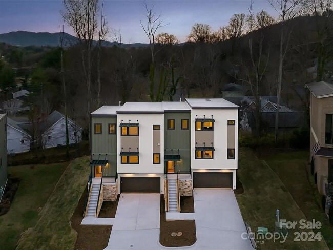 Building Photo - New Home off Tunnel Road