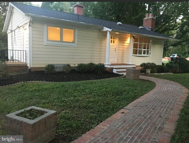 Building Photo - 731 Miller Ave