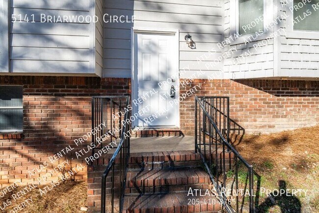 Building Photo - 5141 Briarwood Cir