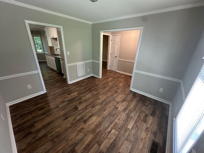 Building Photo - 5529 Continental Way