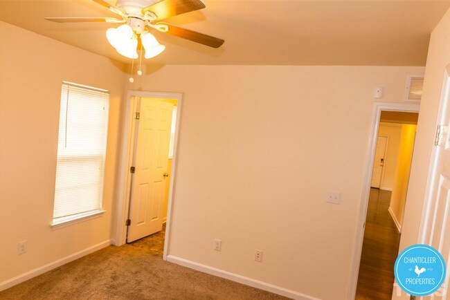 Building Photo - 917 Skinner Dr