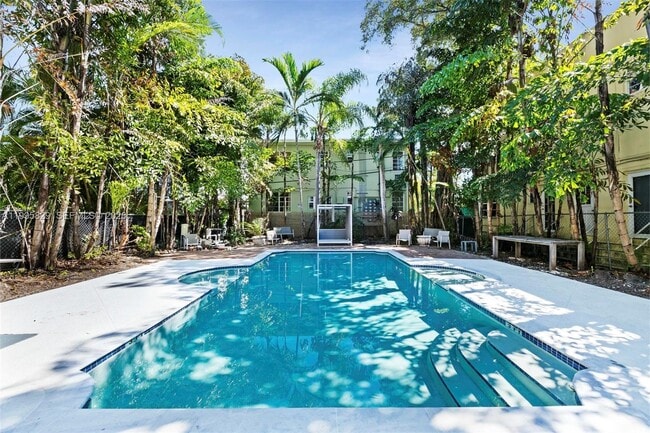 Building Photo - 1545 Meridian Ave