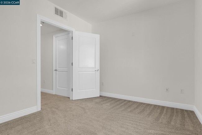 Building Photo - 1310 Creekside Dr