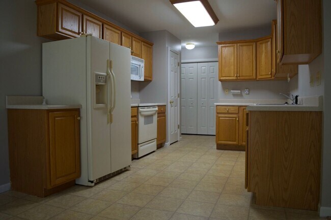 Building Photo - Great 3 Bed 2 Bath House In Ashland MO!