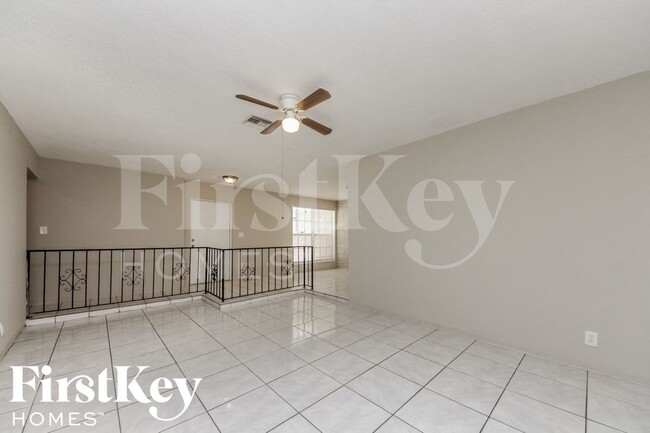 Building Photo - 2220 NW 44th Ave