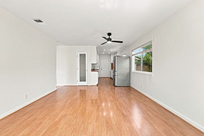 Building Photo - 4034 Francisco St