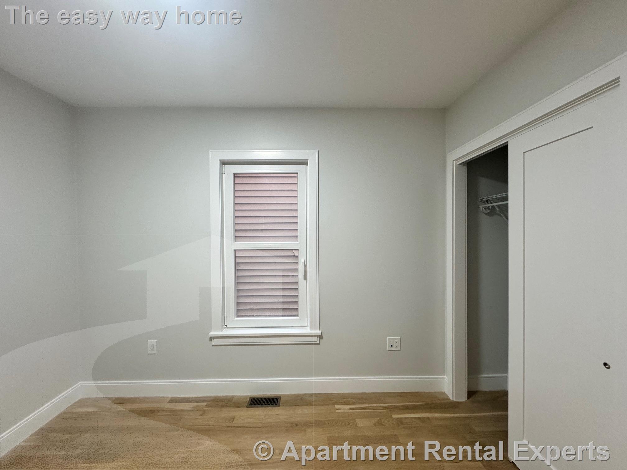 Building Photo - 35 Gore St