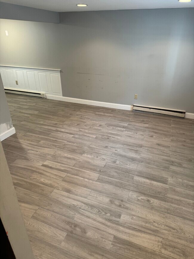 Building Photo - 315 Richmond St