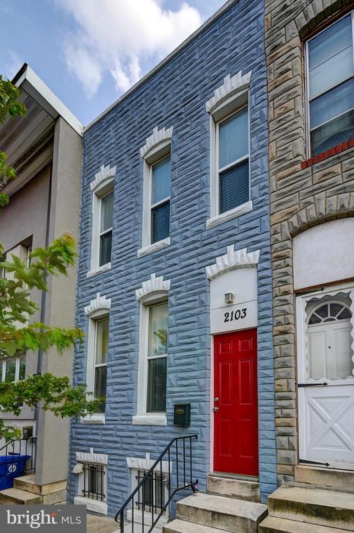 Building Photo - 2103 E Madison St