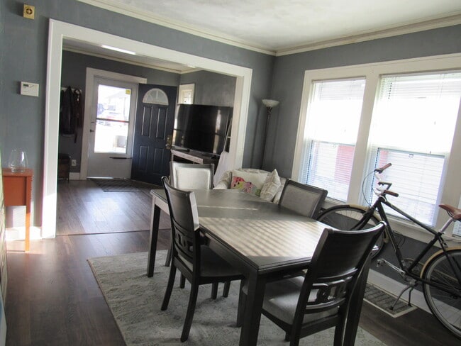 Building Photo - 5004 Euclid Ave