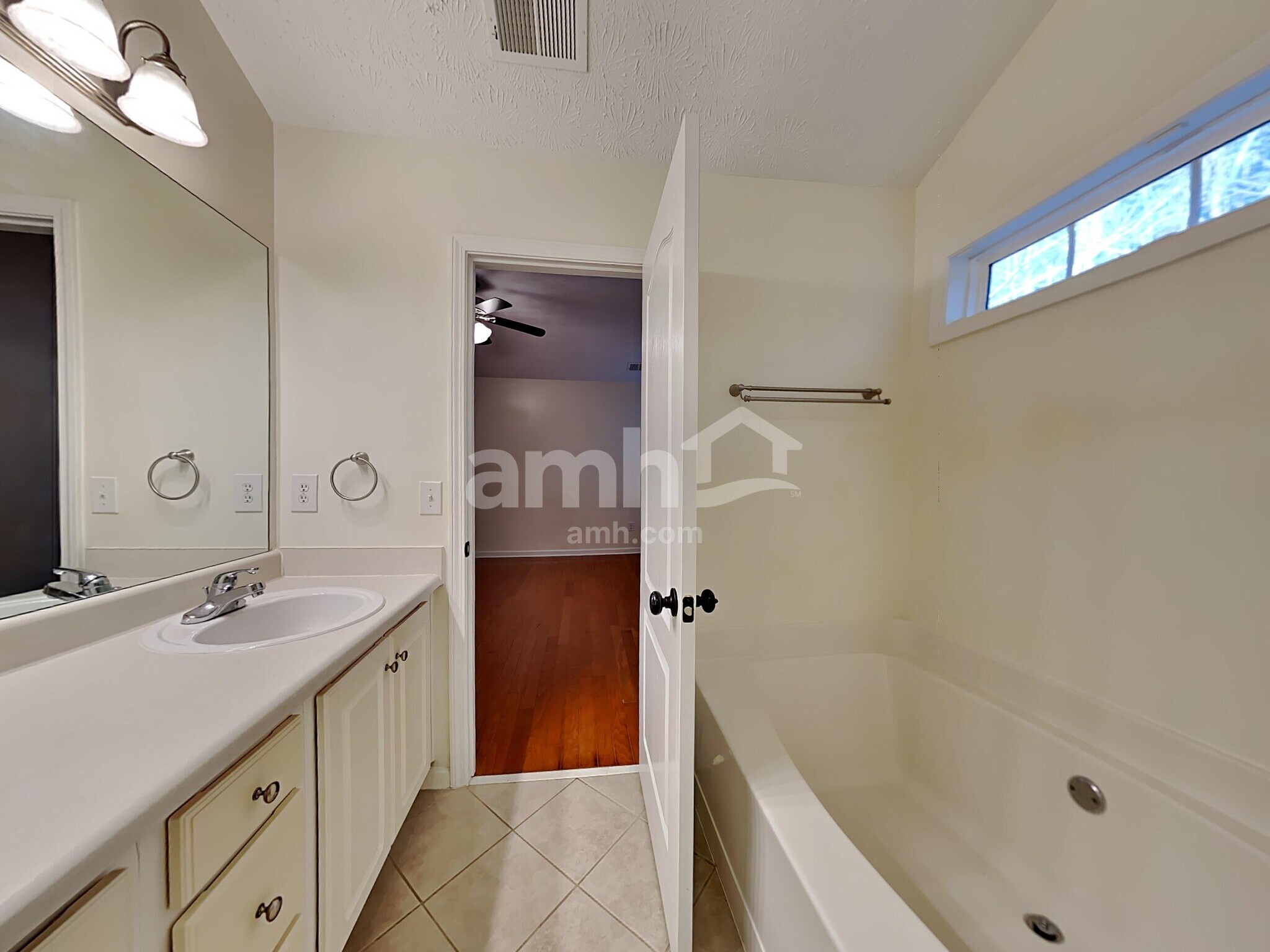 Building Photo - 406 Redwood Trail