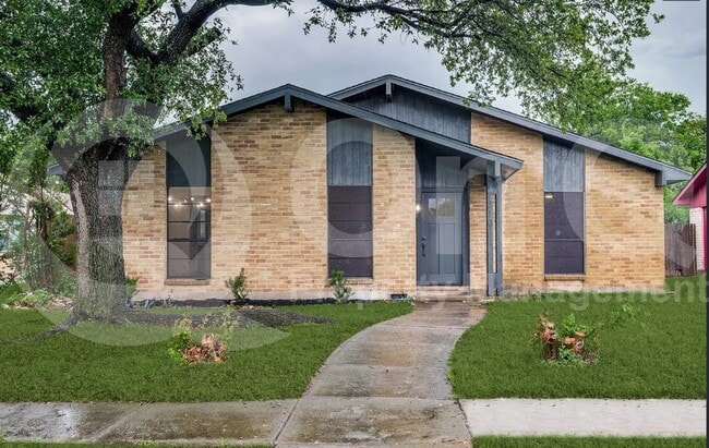 Primary Photo - 7310 Chinaberry Rd