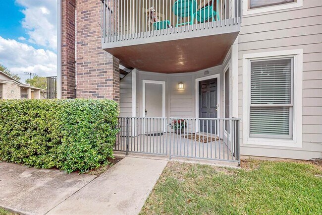 Building Photo - 10616 Mellow Meadow Dr