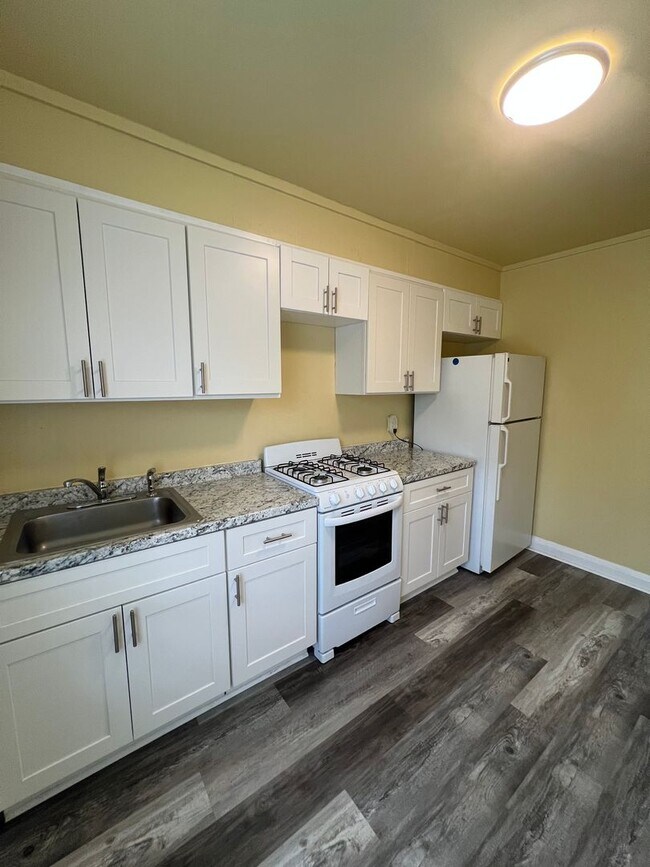Building Photo - 3708 Erdman Ave
