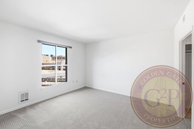 Building Photo - 140 S Van Ness Ave