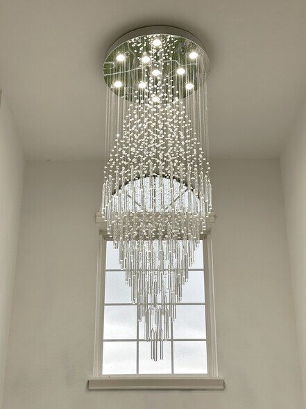 Building Photo - 34426 10th Ave SW