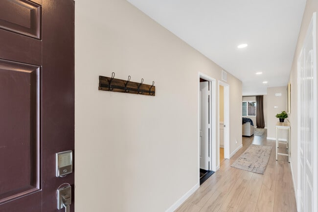 Building Photo - 84131 Azzura Way