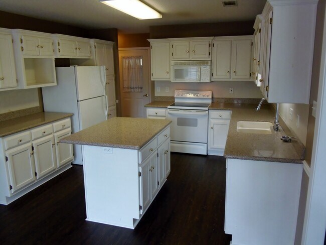 Building Photo - Call Tonia Rollins (501)626-9917