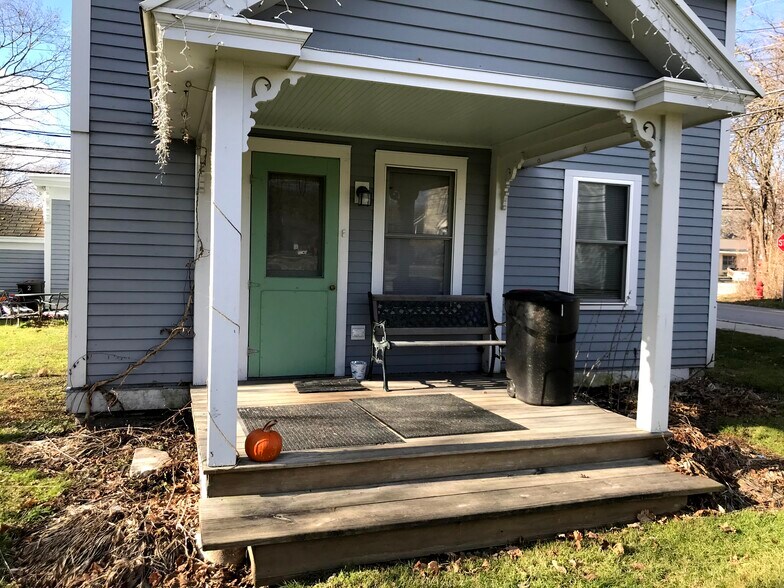 Building Photo - 938 VT-7A