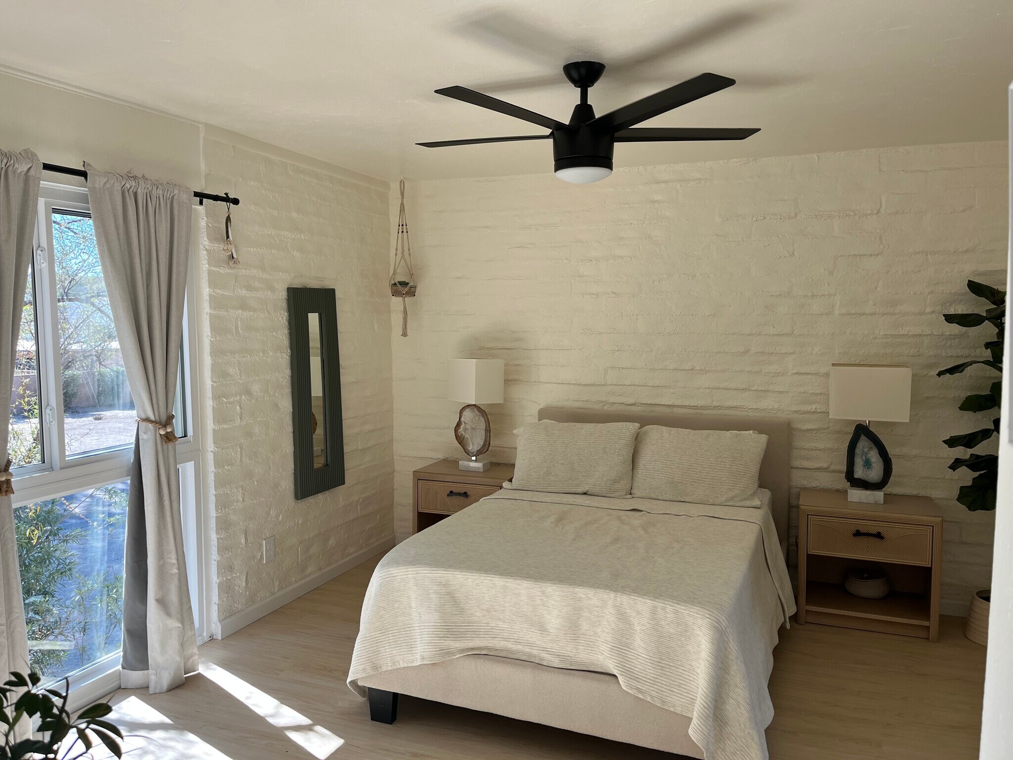 Building Photo - 2 W Greenock Dr