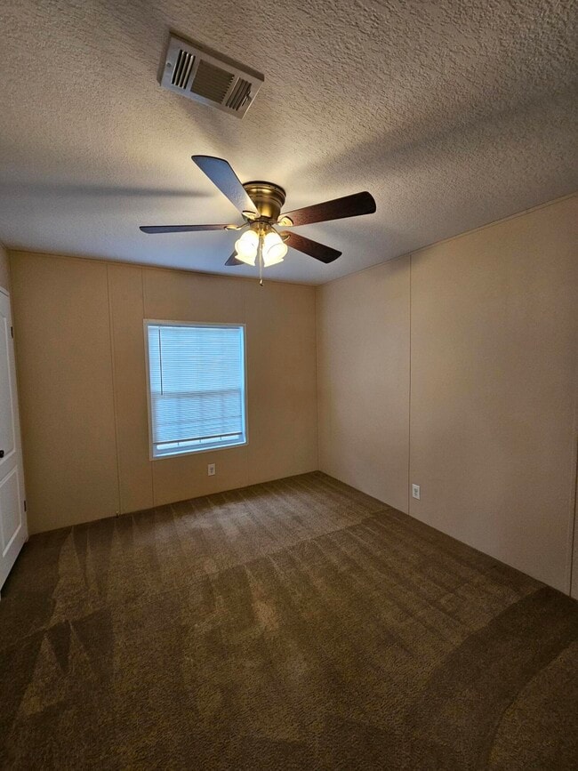 Building Photo - 8415 Verano St