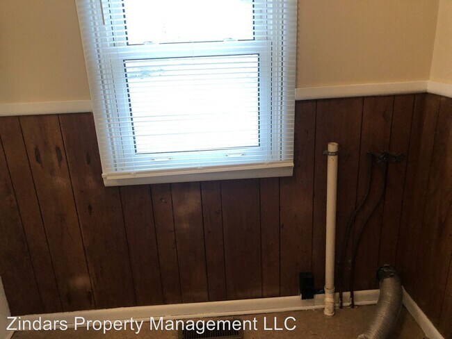 Building Photo - 1404 Lape St