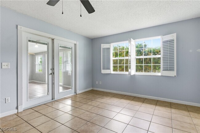 Building Photo - 4520 SE 11th Pl