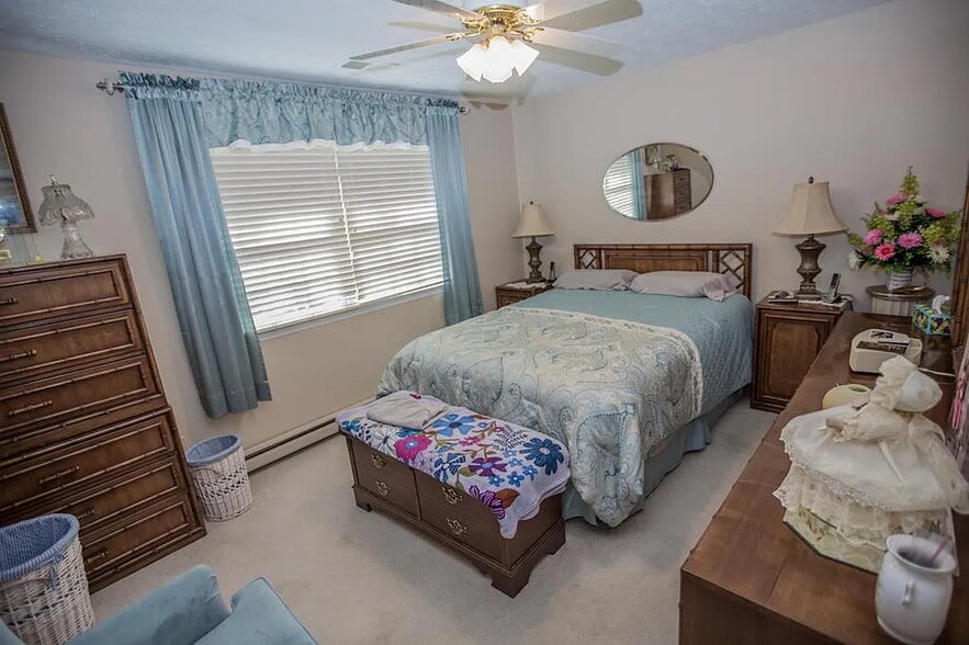 Bedrooms - 706 Chert Ln
