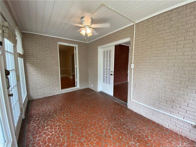 Building Photo - 601 Huske St