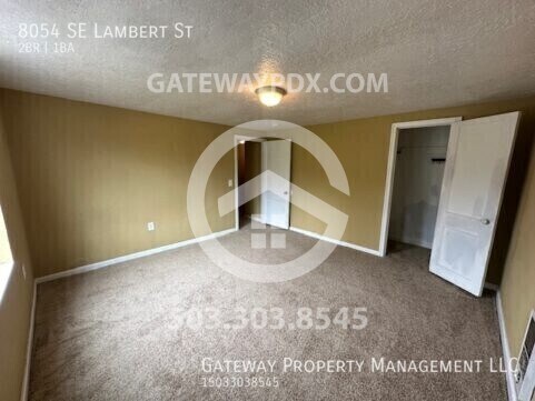 Building Photo - 8054 SE Lambert St