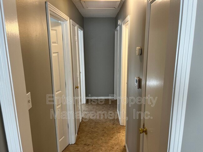 Building Photo - 636 Frayser Dr