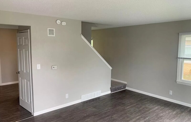 Building Photo - 213 E 35th St