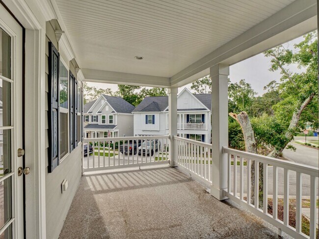 Building Photo - Charming 4 Bedroom Cottage Available in Og...